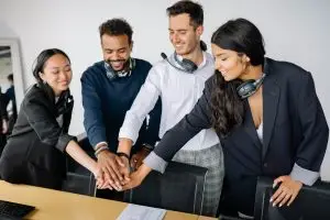multichannel call center agents motivated to work