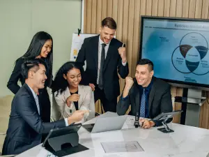 Mastering Scalability in B2B Communications with Modern Phone Systems