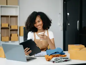 Your E-Commerce & Retail Lifeline: How to Conquer Seasonal Spikes with Voice AI Agents